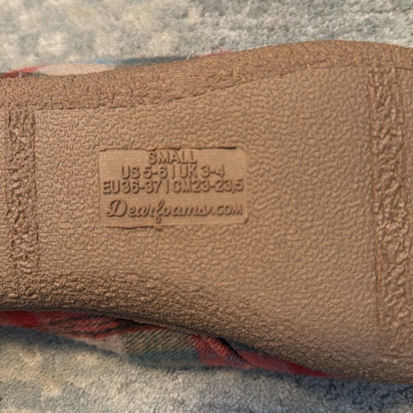 Dearfoams lady’s slippers- New without tags - Picture 7 of 7